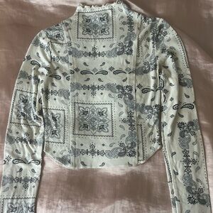 Bandana print long sleeve turtle neck